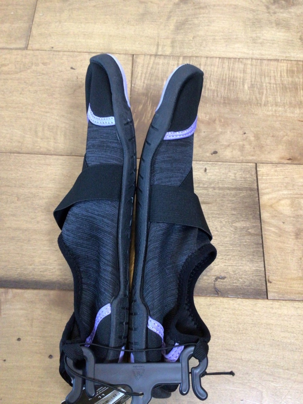 Athletic Works Women’s Five Toe Water Shoes Size 11 Black Lavender Beach Pool. - Picture 7 of 10